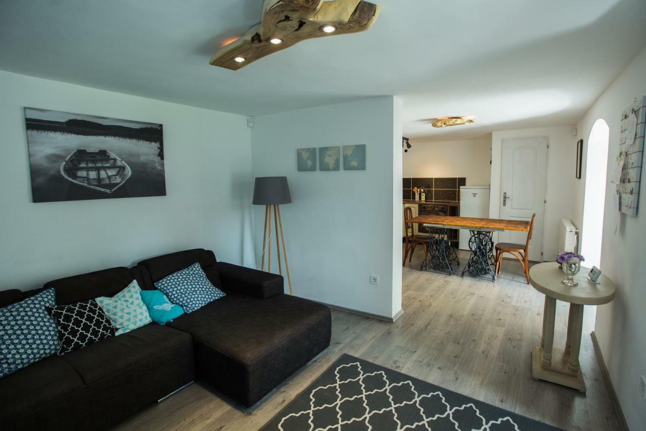 Apartment Vendeghaz Az Evezohoez *
