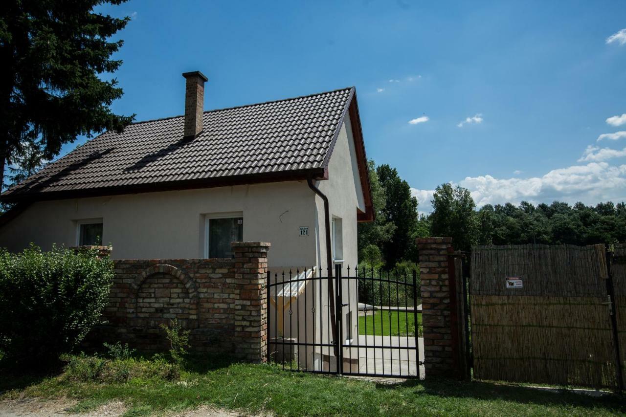 Vendeghaz Az Evezohoez Szigetszentmiklos